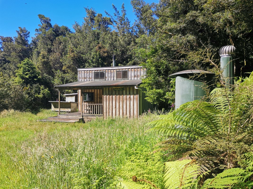 Waihaha hut (photo from 2nd day)