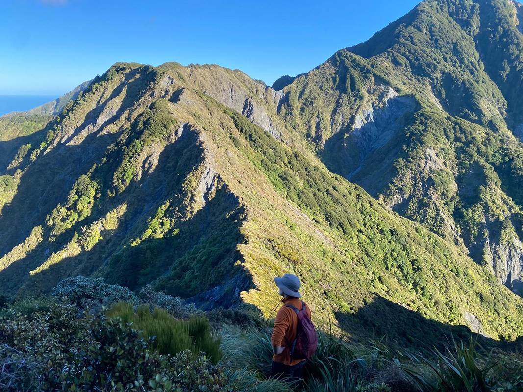 A view with the knife edge in the background